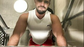 Fucking and breeding Sean Austin in the stairwell teninchtopx - thebussybandit.gaypornsite.net
